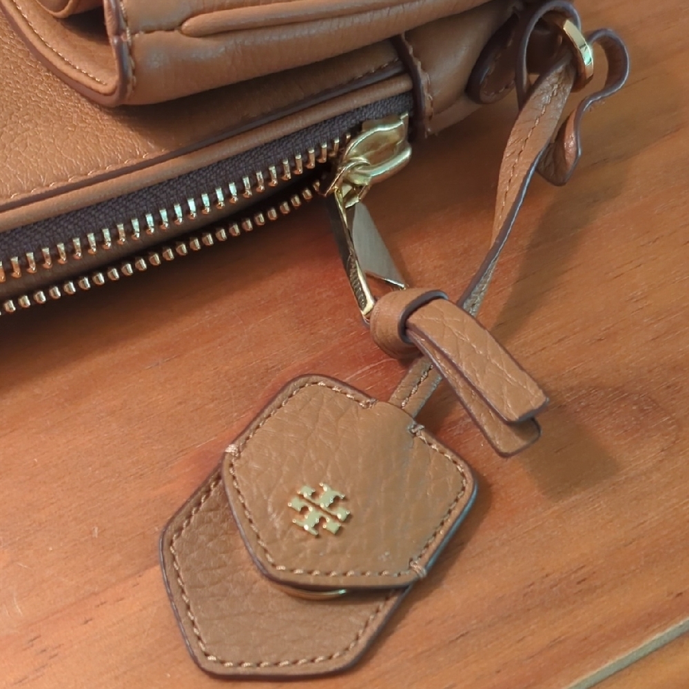 Tory Burch Robinson Pebbled Fold-Over Leather Messenger Bag - Picture 5 of 9